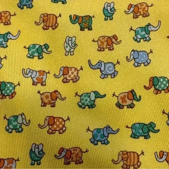Salvatore Ferragamo luxury yellow silk tie with small whimsical elephant print. - Picture 11 of 11